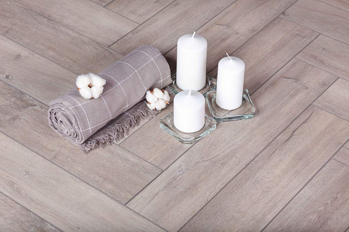 Замковая ПВХ плитка "Aberhof" Carmelita 1682 (615*123*5 мм) — купить в Череповце