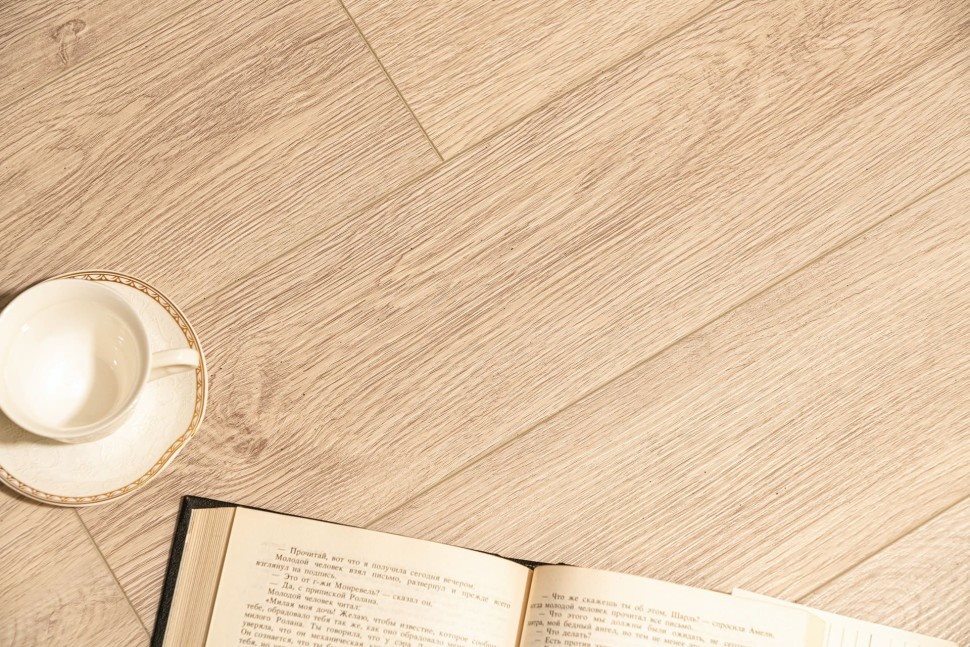 Виниловый ламинат "Bonkeel" Style Дуб Гарднер (1200*125*4 мм) — купить в Череповце