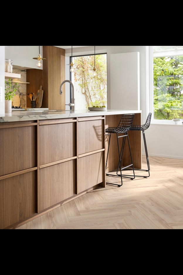 Замковая ПВХ плитка Blackjack Oak 22210 (630*126*6 мм) — купить в Череповце