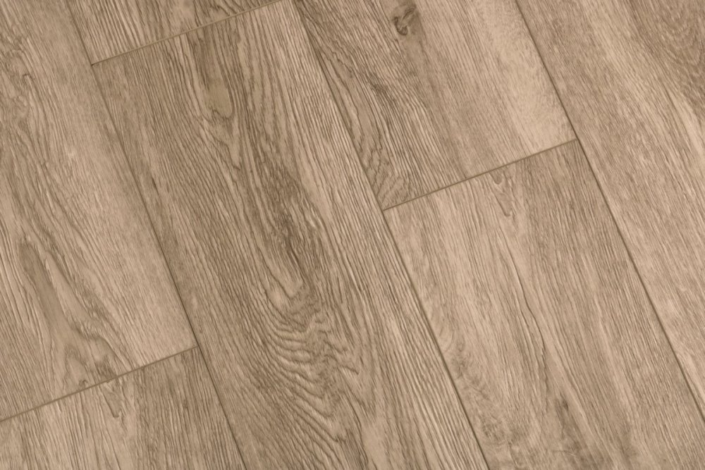 LVT плитка "Profield" Дуб Мадейра (915,4*152,4*2,5 мм) — купить в Череповце