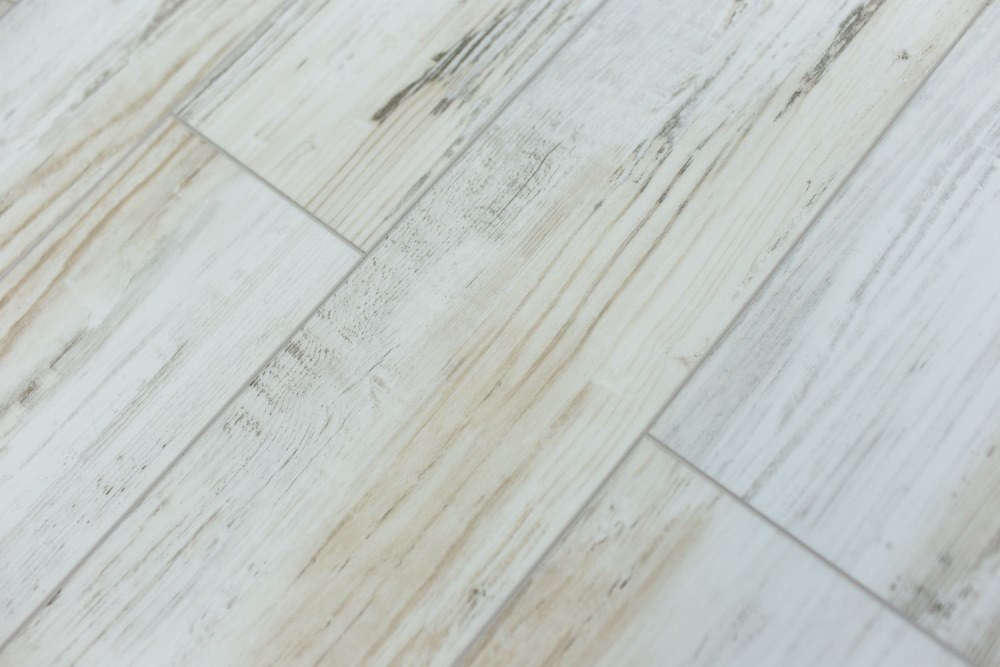 Замковая ПВХ плитка "Art Tile" Берёза Прованс (1220*152*5 мм) — купить в Череповце